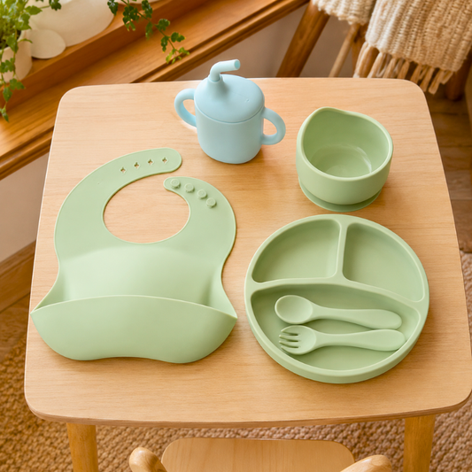 Snuglie™ Mess-Free Mealtime Duo